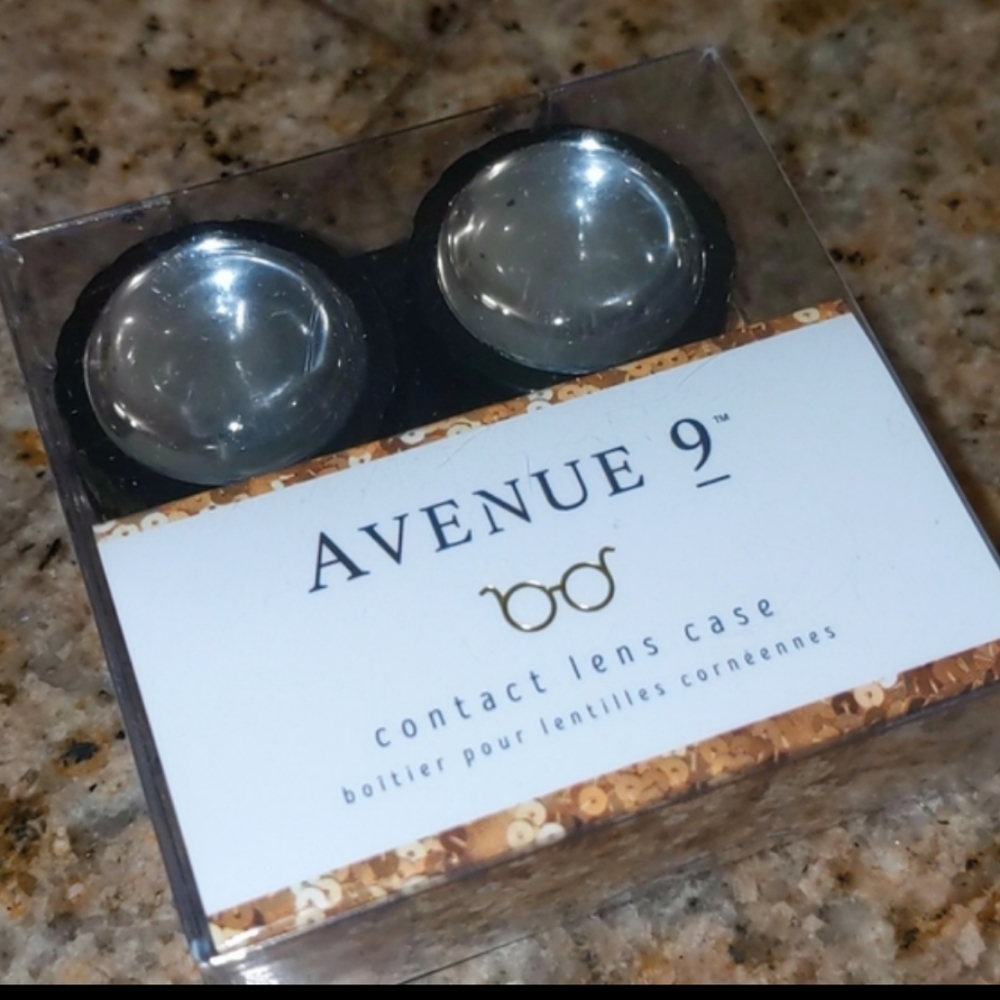 Avenue 9 Blinged Out C o n t a c t L e n s C a s e